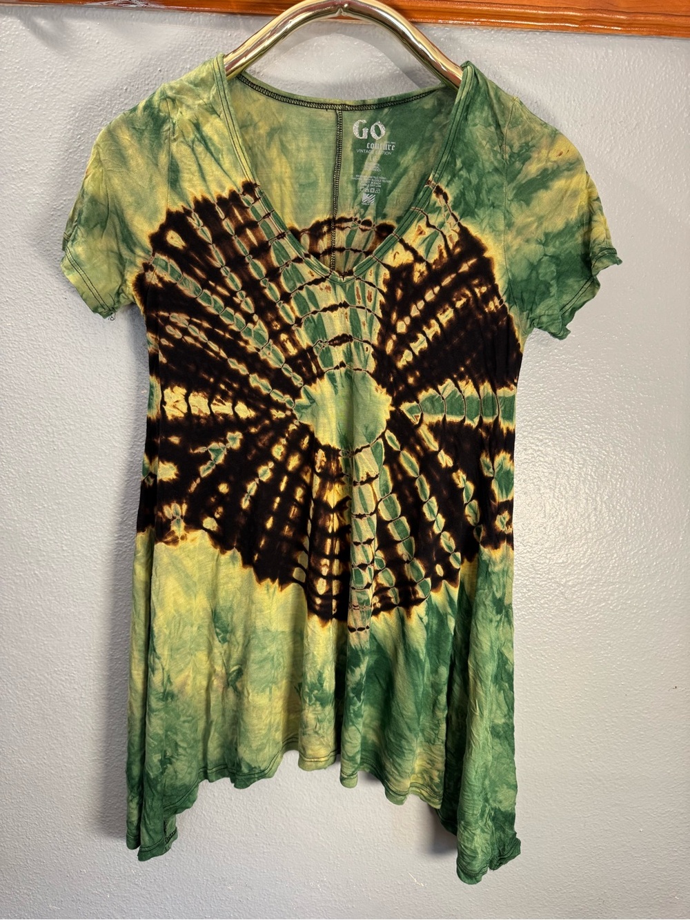 Go Couture Green and Black Tie-Dye V-Neck Crisscross Short Sleeve Top